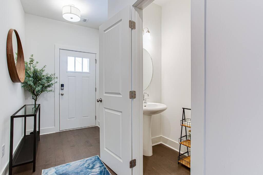 2022 Quiet Relaxing And Secure Town House Near Atlanta Daire Redan Dış mekan fotoğraf